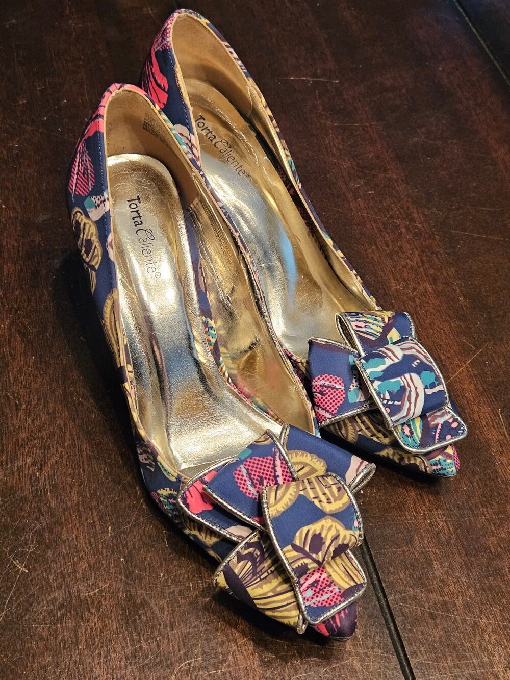 Tarta Caliente Butterfly Floral Heels sz 8.5